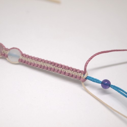 ロウビキ紐を使った編みブレスレットの作り方